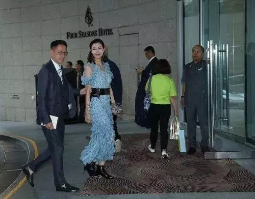 「千億媳婦」李徐子淇外甥女出嫁 李嘉欣夫婦十指緊扣賀新人