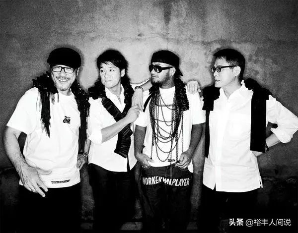 張震岳最新狀況曝光,婚後一年仍不打算辦婚宴,騎重機摩托上下班