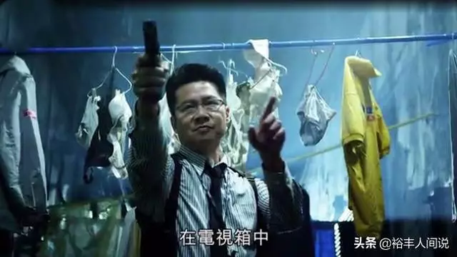 TVB又一愛妻號鄭子誠,劇中常以「奸角」示人,戲外和老婆如初戀!