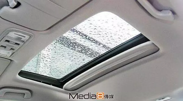 汽車天窗請這樣用 ! 五個超實用功能,你不知道就浪費了 !
