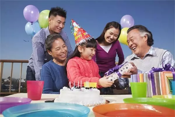孩子期待了一年的生日這天,寶爸卻做了一件絕不可饒恕的事兒