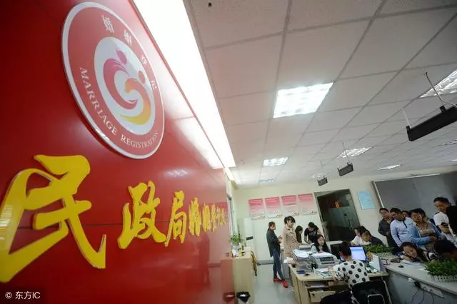 婚後不孕婆婆讓我離婚,老公拿出一張紙,我笑著和他走出民政局