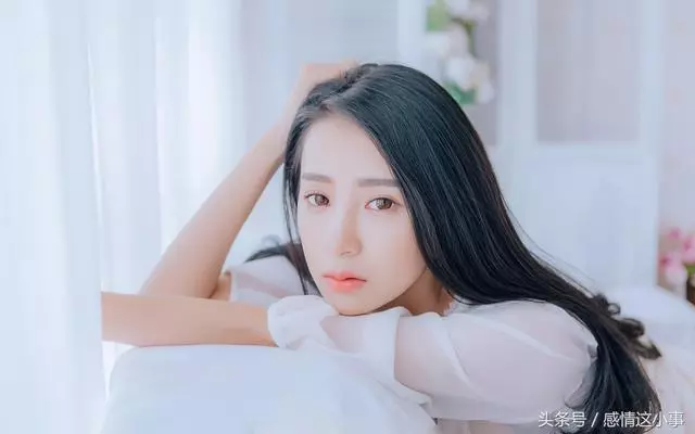 得知父親靠撿廢品為生,我託人給了他錢,卻無法接受讓他回家