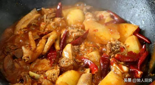 教你土豆火鍋雞的做法,一塊火鍋底料就搞定