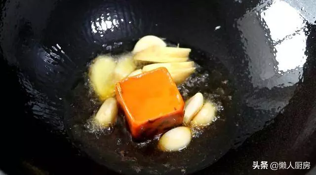 教你土豆火鍋雞的做法,一塊火鍋底料就搞定