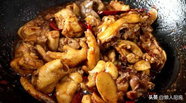 教你土豆火鍋雞的做法,一塊火鍋底料就搞定