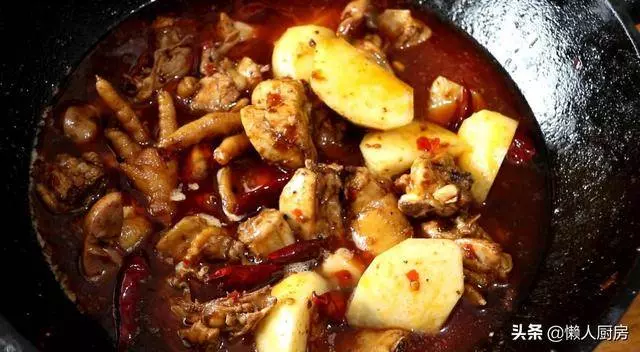 教你土豆火鍋雞的做法,一塊火鍋底料就搞定
