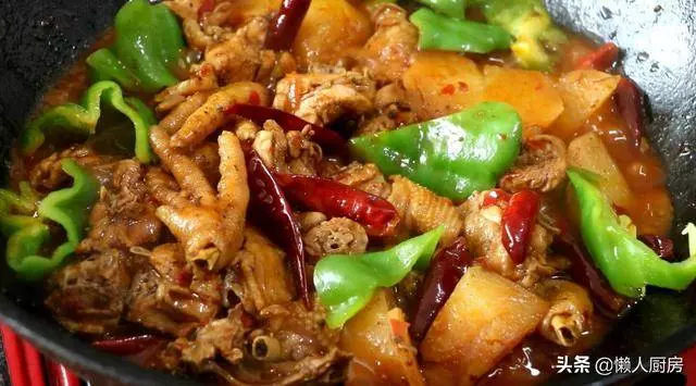 教你土豆火鍋雞的做法,一塊火鍋底料就搞定