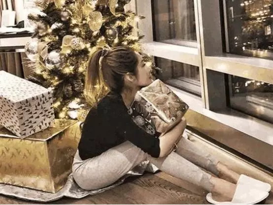 天后就是狂!蕭亞軒曬出「8550萬豪宅」內部超奢華 要從房間到客廳「得搭專用電梯」