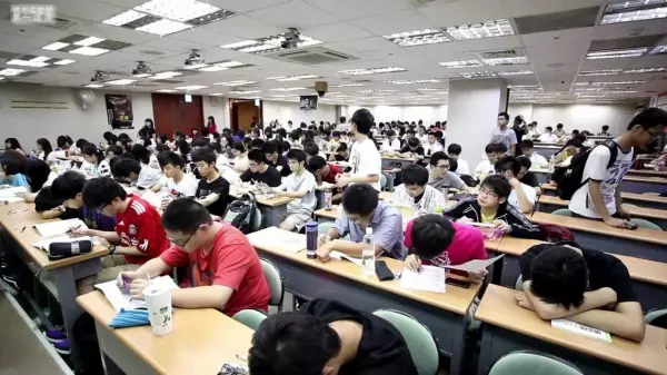 偏鄉少女沒補習考上台大醫學系榜首,一口氣入取4校,分享成功秘訣替台灣父母上了一課!