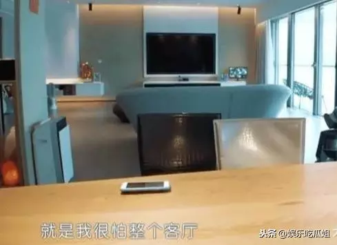 最好的育兒!應采兒再忙都會「抽出時間陪孩子」,Jasper房間堆滿玩具「客廳卻乾乾淨淨」!
