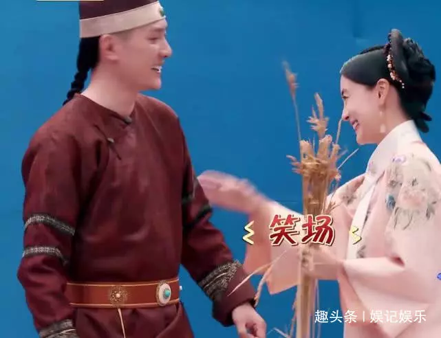 baby首次挑戰清宮造型!穿花盆底走不穩,搭戲馮紹峰「正面照」爆光:不輸楊冪