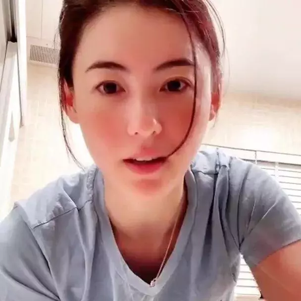 張柏芝為三個兒子煮中秋晚餐燙傷手指 疼得大叫「OMG」