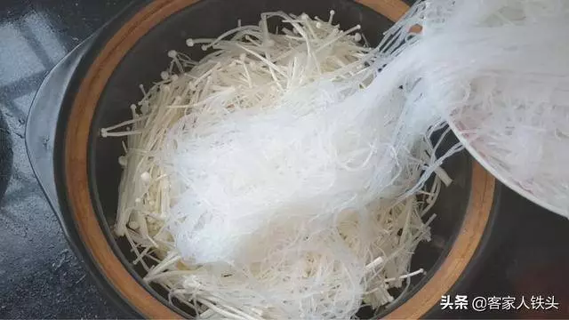 豆腐加1把金針菇花甲這樣做太好吃了,味美營養又解饞