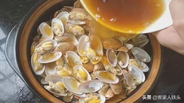 豆腐加1把金針菇花甲這樣做太好吃了,味美營養又解饞