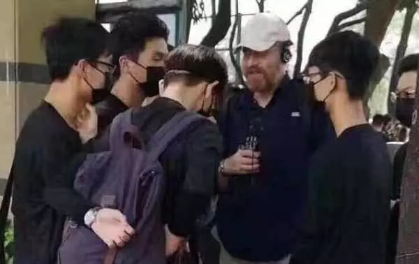 美國真急了!港獨狗急跳牆,打出最後底牌