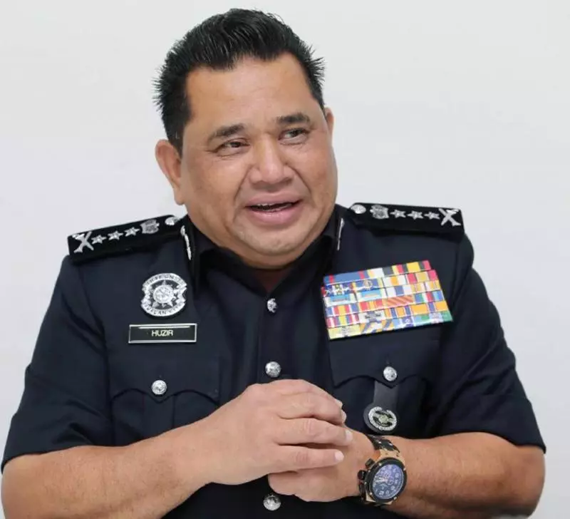【涉嫌販賣大馬卡】 警方在JPN官員家中 起獲最新證據!