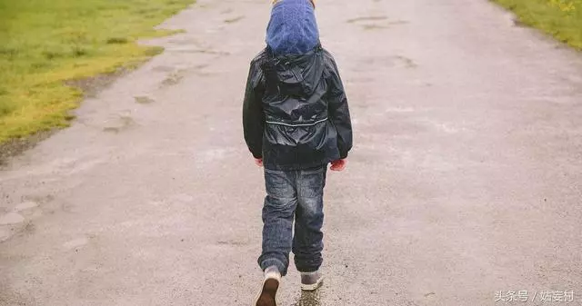 妻子在醫院保胎搶救,我開車救了一男孩,竟是她肚子裡的孩子