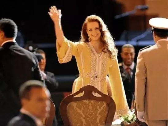 曾為美貌王妃廢除一夫多妻制的摩洛哥國王官宣離婚:童話里都是騙人的?