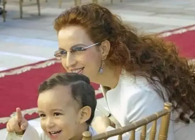 曾為美貌王妃廢除一夫多妻制的摩洛哥國王官宣離婚:童話里都是騙人的?
