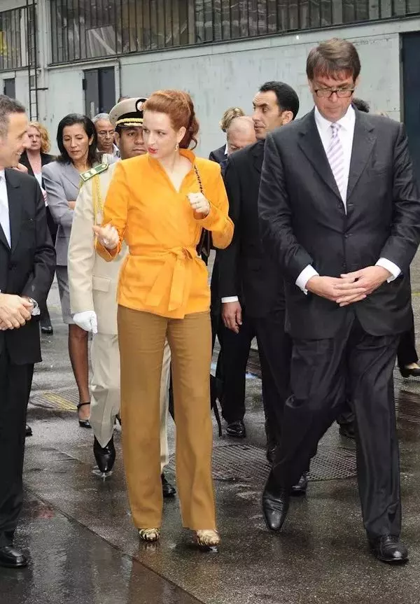 曾為美貌王妃廢除一夫多妻制的摩洛哥國王官宣離婚:童話里都是騙人的?