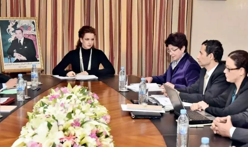 曾為美貌王妃廢除一夫多妻制的摩洛哥國王官宣離婚:童話里都是騙人的?