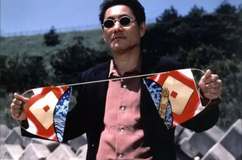 放棄200億財產凈身出戶,72歲北野武終於活成27歲的模樣