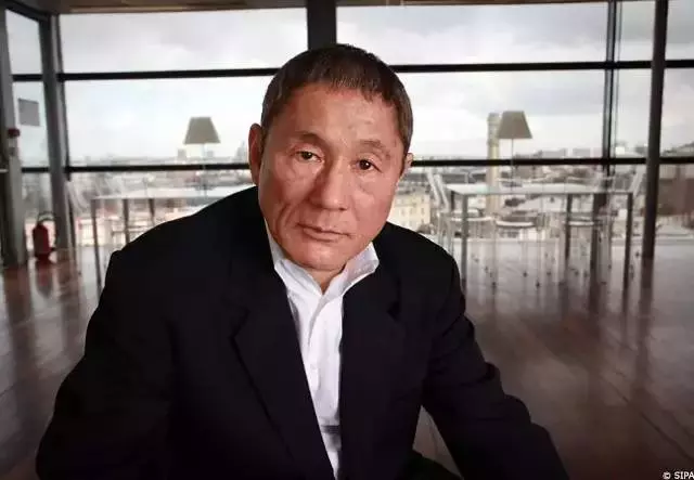 放棄200億財產凈身出戶,72歲北野武終於活成27歲的模樣