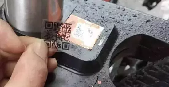 他花40萬美金,買下10000件垃圾,背後的故事暖哭所有人