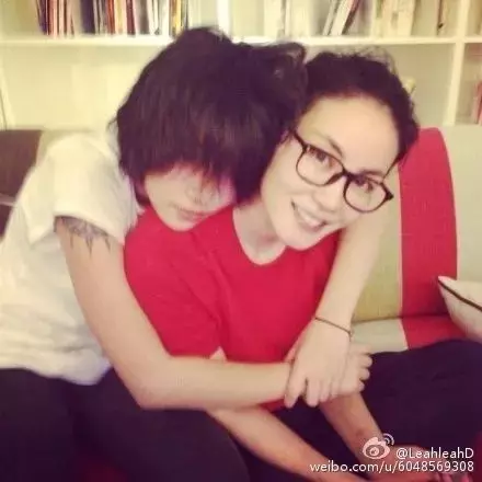 50歲的王菲活成傳奇:我最大的成就不是唱歌,而是和女兒成閨蜜