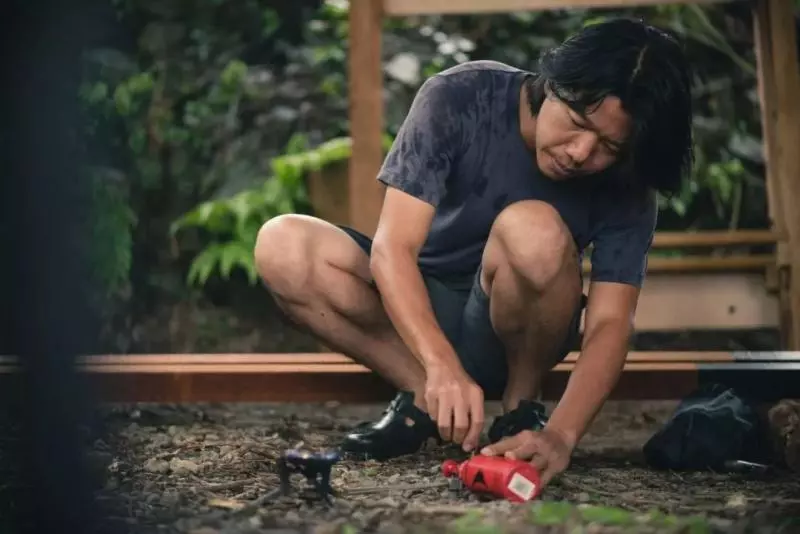 台灣攝影師在山裡徒手建26㎡木屋,住進去4年,每天只工作兩小時,過上讓人嚮往的生活