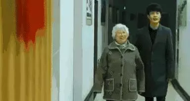 一批90後住進養老院,「酒店標間」月租300,條件只是陪陪這批孤獨的老人...