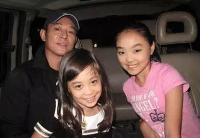 同父不同命的星二代:鄭少秋認不出親女兒,李連杰離婚將女兒寄養