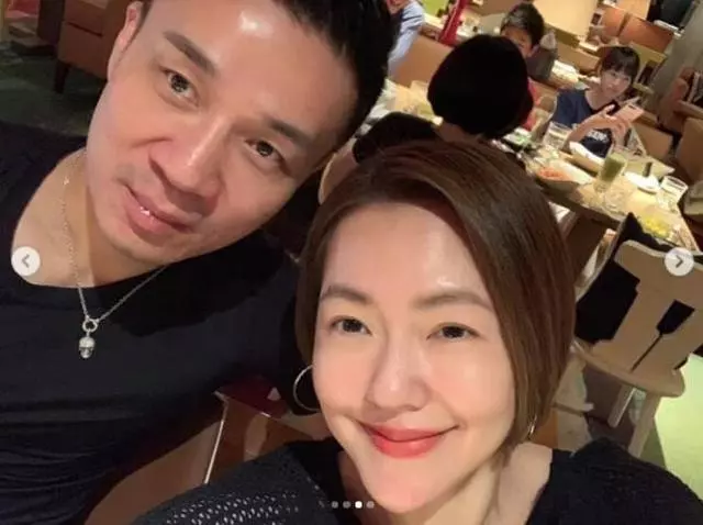 大小S凍齡同框!「42歲大S仙氣爆表」歡慶母親65大壽 「汪小菲豪開盛宴」卻未出席岳母生日