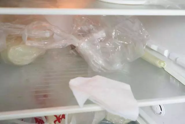 清水拖地等於白拖,教你一個秘招,地板乾淨不沾灰,一看就能學會 !