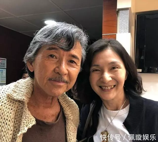 71歲林子祥和58歲葉倩文近照,一個頭髮花白,一個滿臉皺紋