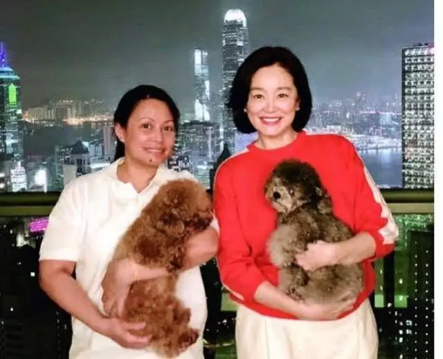 64歲林青霞豪門生活曝光,光私人菲傭就三個?可惜顏值沒被遺傳啊