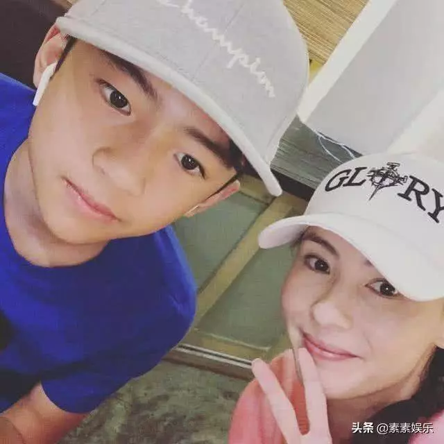 張柏芝曬大兒子近照,身高超過母親,完全就如謝霆鋒的翻版
