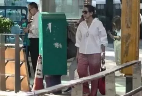 郭晶晶獲婆婆30萬名表,全城都酸了,她婆婆兩嫁豪門才更讓人羨慕