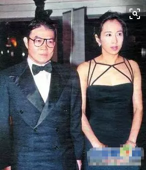 郭晶晶獲婆婆30萬名表,全城都酸了,她婆婆兩嫁豪門才更讓人羨慕