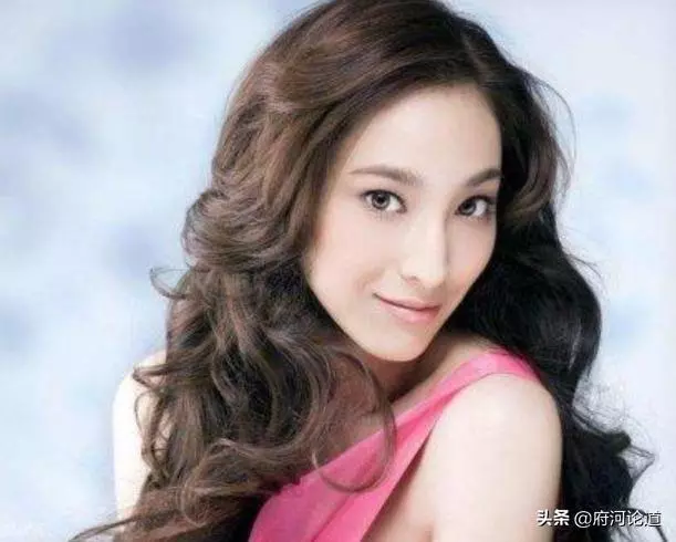 生了三個孩子還沒名份,不顧40歲高齡再懷第四胎,男友卻不為所動