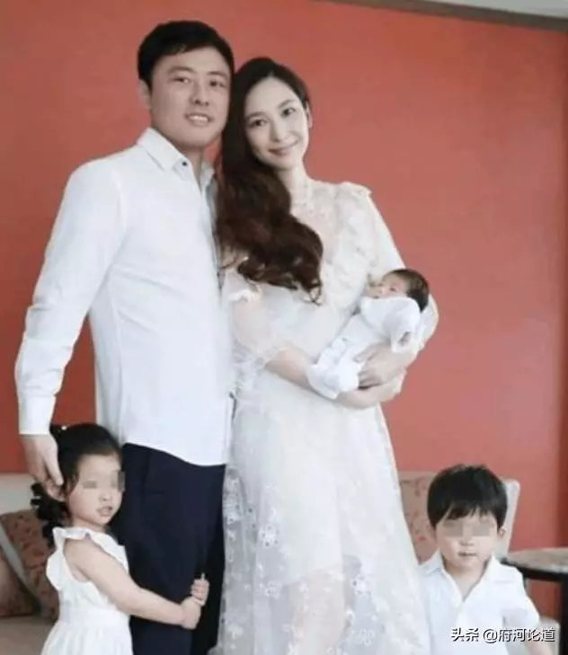 生了三個孩子還沒名份,不顧40歲高齡再懷第四胎,男友卻不為所動
