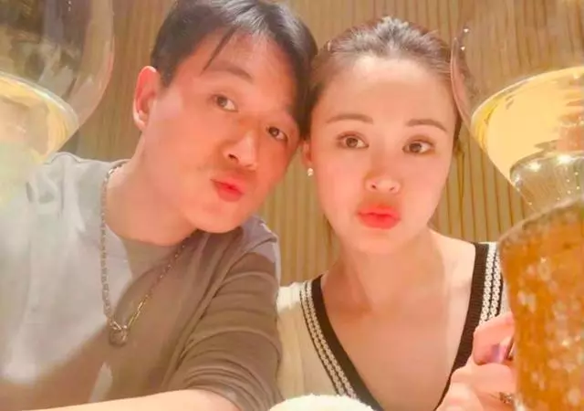 佟大為倆女兒曝光基因強大,11歲大女兒身材高挑意外撞臉王祖賢