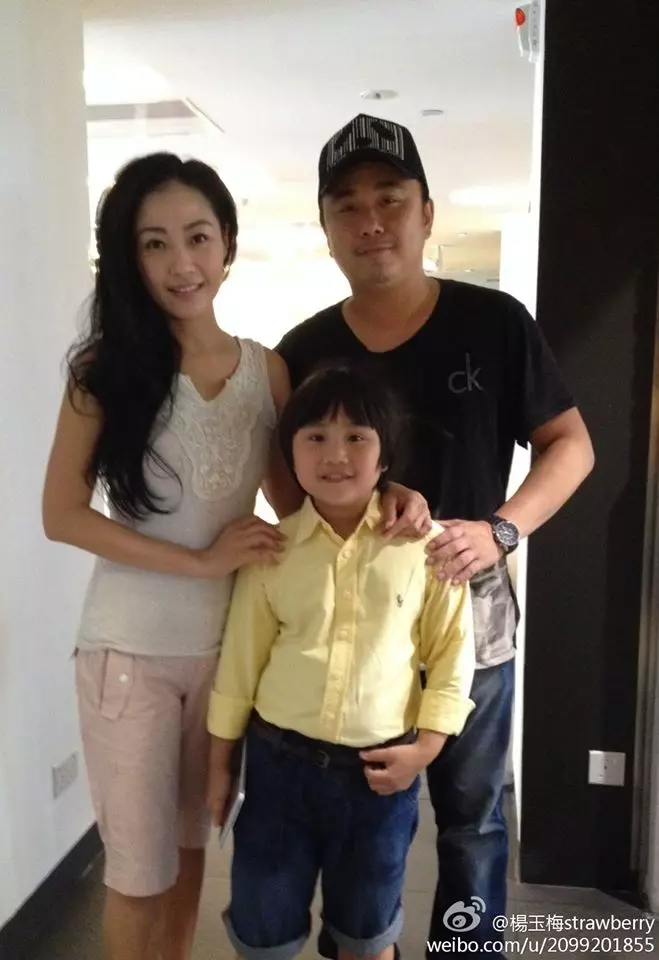 14歲小小彬長大了!消失4年「近況曝光」完全變一個人,單親爸「以身作則」被讚翻 !