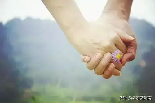 夫妻就像左右手,摸著總沒感覺,痛了才明白(感人至深)