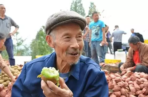 老年人上歲數後「睏了就睡、餓了就吃」,是正確養生習慣嗎?