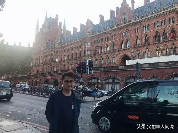 「星爺配角」黃一山果然是好父親!大兒重病小兒留學,他拚命賺錢