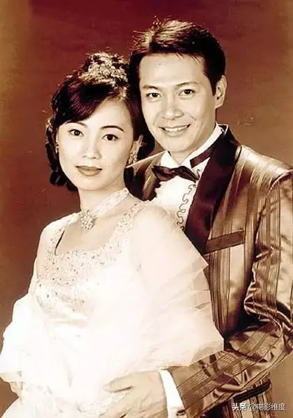 「娶大8歲妻子」婚內出軌老婆選擇原諒,後患憂鬱「轉行賣保險」不再留戀演藝圈!