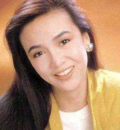 曾被前夫鍾鎮濤暗諷,遭兒子女兒「嫌棄」,56歲章小蕙活成大才女