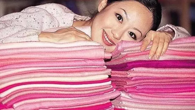 曾被前夫鍾鎮濤暗諷,遭兒子女兒「嫌棄」,56歲章小蕙活成大才女
